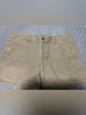 Women's Casual Utility Shorts in Grey
